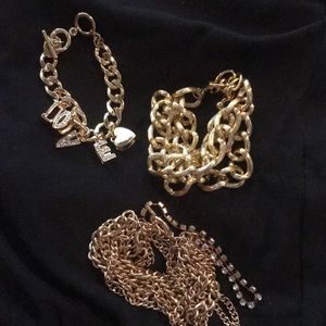 3 bracelets in new condition